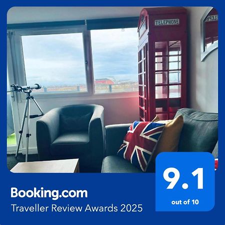 Unique View Of Anfield Stadium - Charming 2 Bedroom Apartment In Liverpool With Parking ภายนอก รูปภาพ